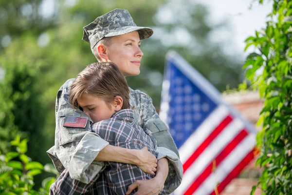 Soldier Reunited Her Son Sunny Day — Stock Photo, Image