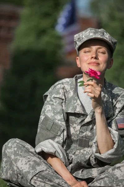 Schöner Amerikanischer Soldat Uniform Mit Einer Blume Die Ihr Aroma Stockbild