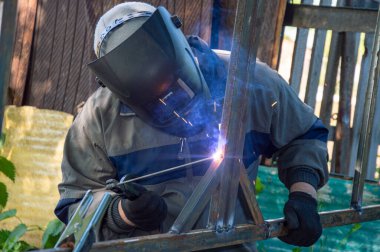 Kaynakçılık mesleği. Düzenleme çalışıyor