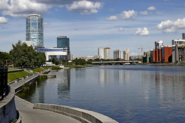 Ciudad Organismo Vivo Edificios Residenciales Públicos Administrativos Religiosos Parques Embalses — Foto de Stock