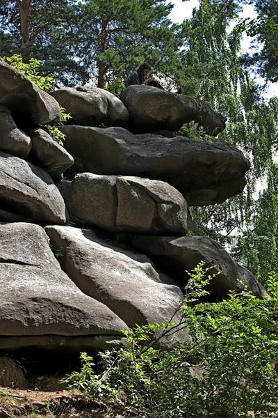 Dans Les Parcs Banlieue Beaucoup Endroits Intéressants Des Carrières Avec — Photo