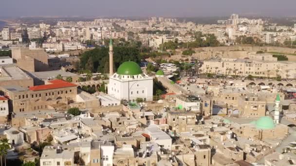 Luftaufnahmen der Altstadt und des Hafens von Acre. — Stockvideo