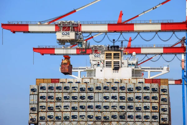 Large Container ship loaded with refrigerated containers. — Stock Photo, Image