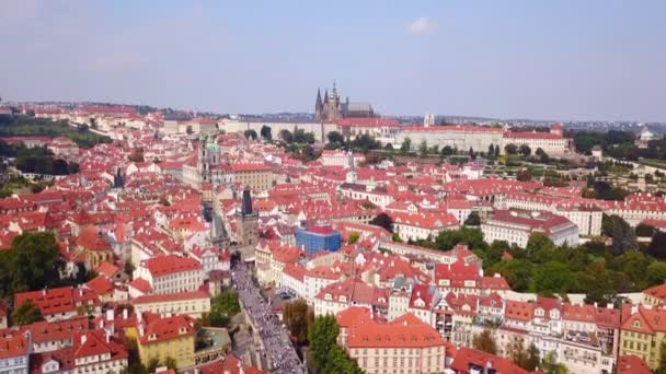 Filmati aerei di Praga, Repubblica Ceca, incluso il Ponte Carlo. — Video Stock