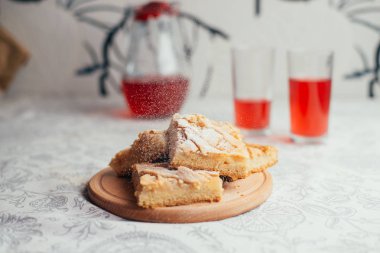 Ev yapımı elma pasta arka plan üzerinde Kapat