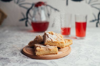 Ev yapımı elma pasta arka plan üzerinde Kapat