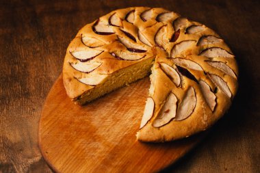 Elmalı turta tart, malzemeler - elma rustik ahşap zemin üzerine