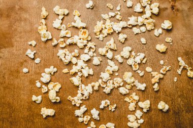  Tuzlu Mısır arka plan üzerinde. Üstten görünüm.