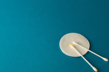  pamuk yastık ve Pamuk çubukları makyaj temizleme için