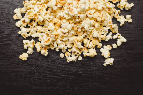  Tuzlu Mısır arka plan üzerinde. Üstten görünüm.