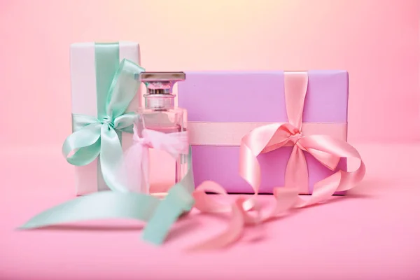 Caixas Presente Rosa Perfume — Fotografia de Stock