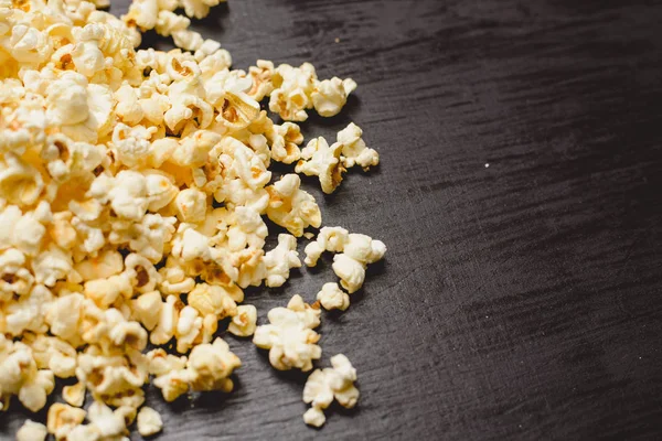  Tuzlu Mısır arka plan üzerinde. Üstten görünüm.