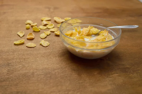 Tahıl buğday gevreği süt kase Kahvaltı