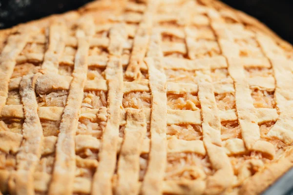 Preparación Casera Tarta Manzana Rústica Engrasada Con Yema Huevo Sobre —  Fotos de Stock