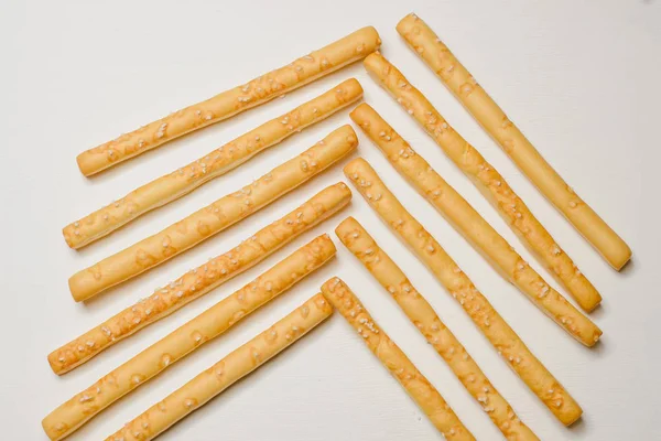 Geleneksel İtalyan yemeği, ekmek - Grissini. Koyu taştan bir masa, üst görünüm, boşluğu kopyala