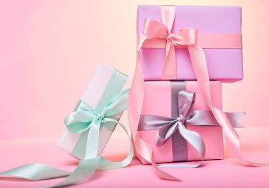 Arkaplanda hediye kutuları, kapatın