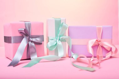 Arkaplanda hediye kutuları, kapatın