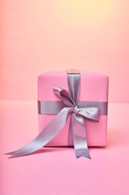 güzel hediye kutusu arka plan üzerinde