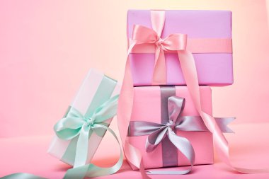 Arkaplanda hediye kutuları, kapatın