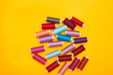 Arka plan üzerinde dikiş öğelerini kapatmak