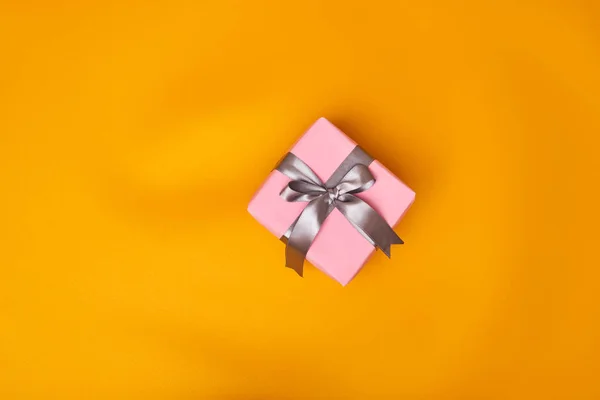 Roze Geschenkdoos Achtergrond — Stockfoto