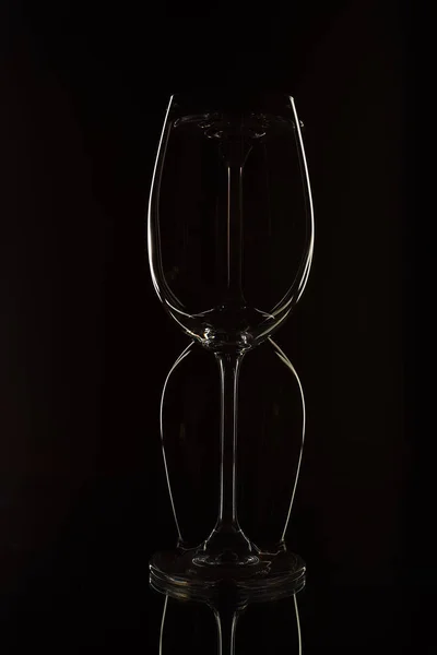 Weingläser Auf Schwarzem Hintergrund — Stockfoto