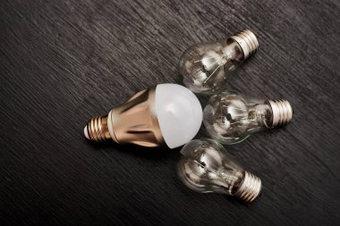 minimalist duvar kağıdı, ampuller ile kompozisyon