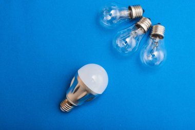 minimalist duvar kağıdı, ampuller ile kompozisyon