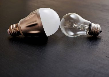 minimalist duvar kağıdı, ampuller ile kompozisyon
