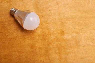 minimalist duvar kağıdı, ampul ve kopya alanı