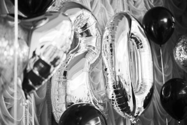 Dekoratif hava balonu şeklinde Doğum günü partisi için 20 sayının görünümünü kapat