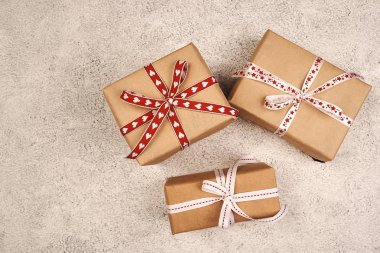 en iyi Noel hediye kutuları görünümünü sarılmış tarafından şenlikli şerit 
