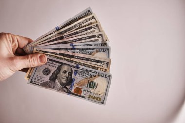 doz Amerikan dolar banknontes ile işadamı kırpılmış 