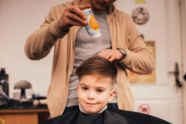 Cropped Image Barber Making Haircut Little Boy Salon — Stock Photo, Image