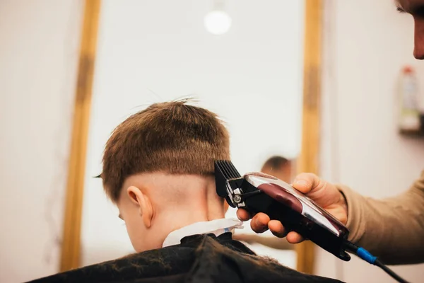 Cropped Image Barber Making Haircut Little Boy Salon — Stock Photo, Image