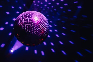 Disko topu renkli aydınlatma 