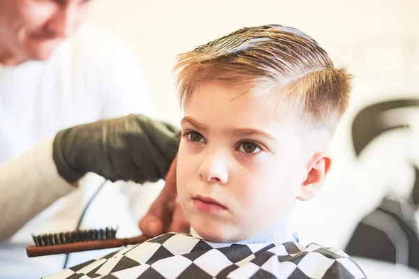 Partial Image Male Barber Making Haircut Little Boy Salon — Stock Photo, Image