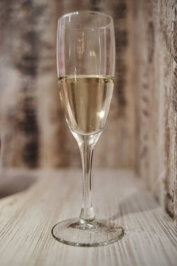 Tablo şampanya kadehi 