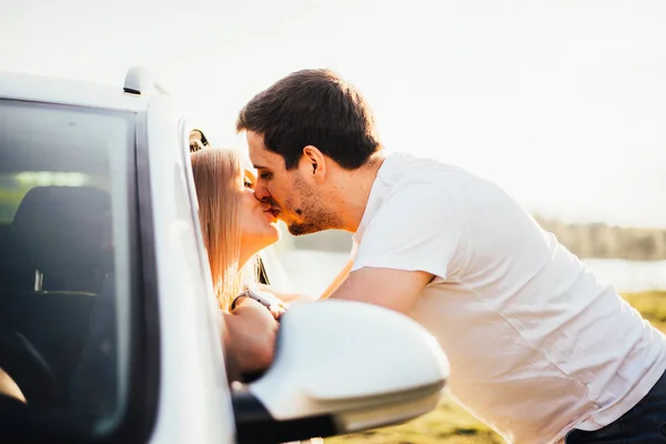 Beautiful Young Couple Kissing Car Window Trip — Stock Photo, Image