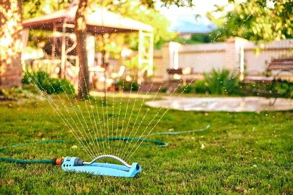 Close Automatic System Water Splinker Pouring Green Lawn Garden — Stock Photo, Image