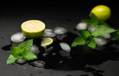 Limon, nane ve buz ile kokteyl için Malzemeler