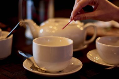 Masada çay için beyaz fincan