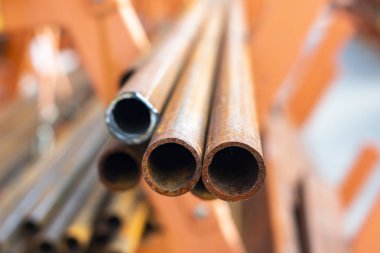 Paslı metal. Metal haddeleme. Metal sızdırmazlık ve köşeler