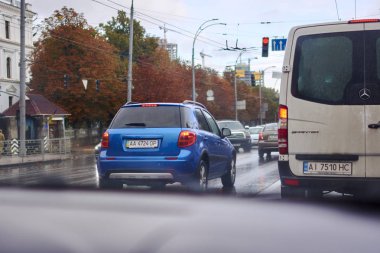 Ukrayna, Kiev, Eylül 2018: Ukrayna'nın başkentinde araba şehir trafiği