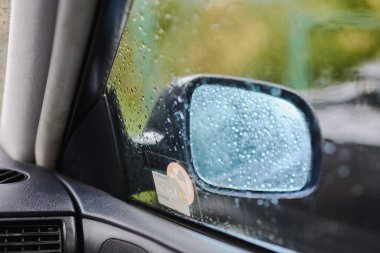 bir araba aynası yakın çekim