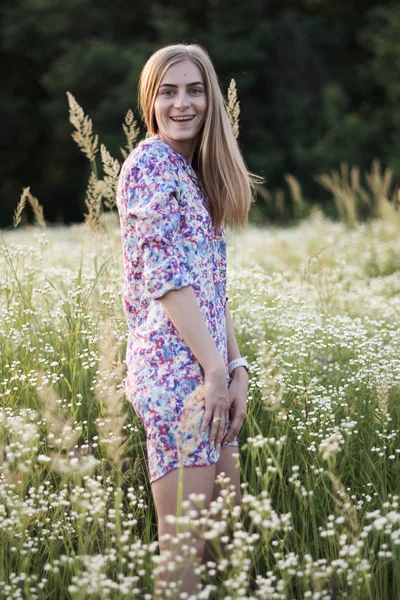 Beautiful Girl Field — Stock Photo, Image