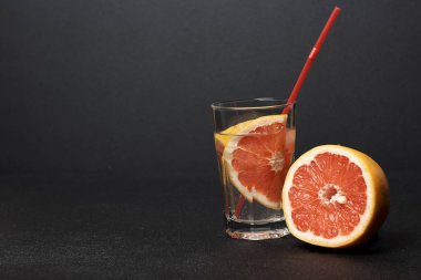 greyfurt ile kokteyl veya limonata bir bardak
