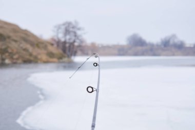 Olta, nehir arka planda dönen makara 