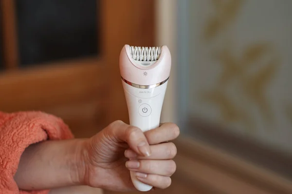 Woman Holding Depilatory Hand — Stock Photo, Image