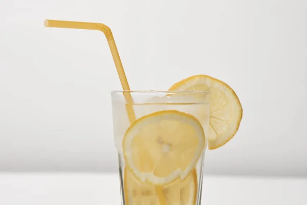 Bardak Limonata Bardağı Taşıran Damla Ile — Stok fotoğraf